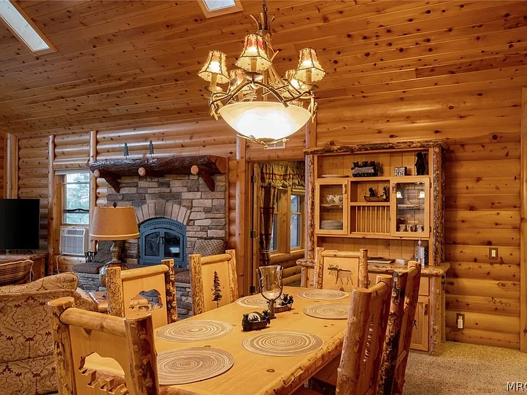 1165 Green Mountain Dr — Photo 15