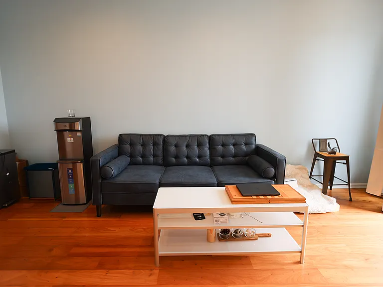 1901 Victoria Ave #105 — Photo 8