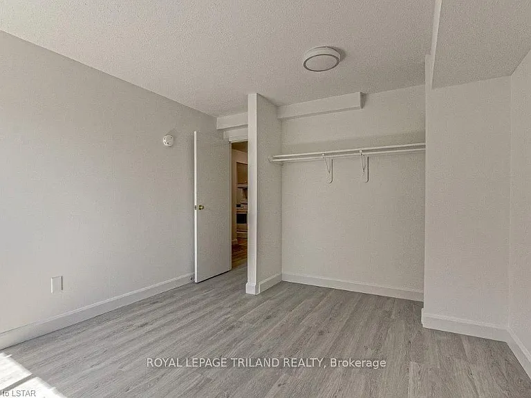 733 Deveron Cres #212 — Photo 14
