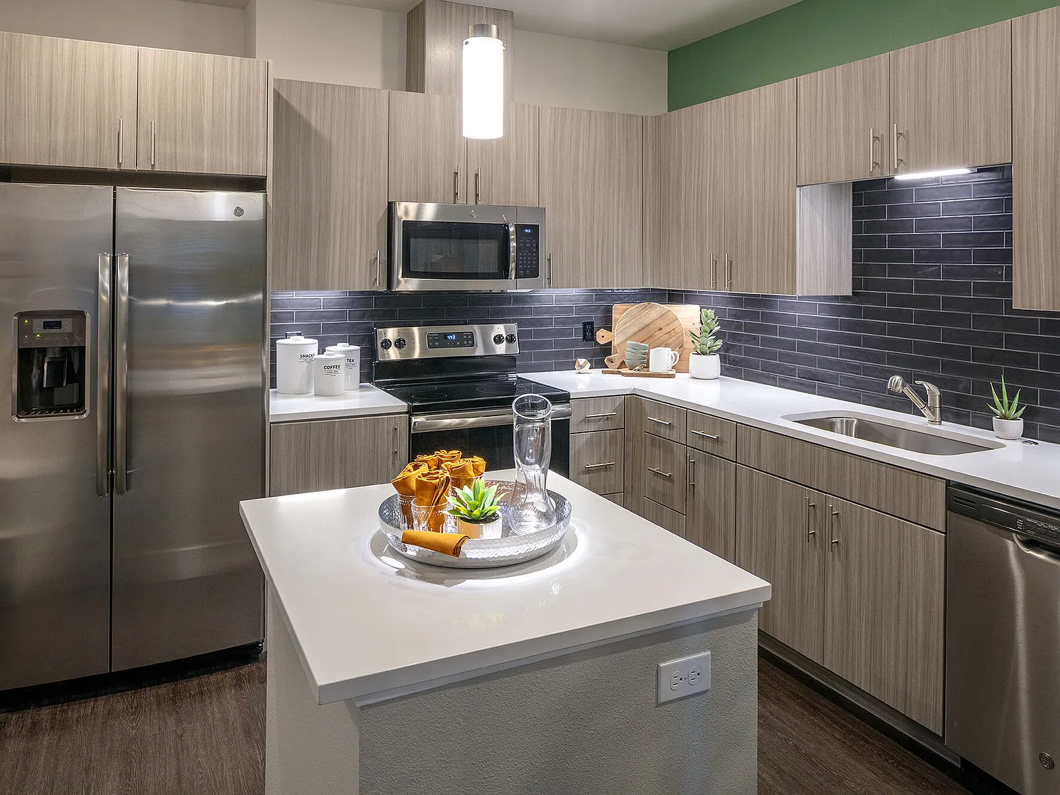 Oak Street Lofts — Photo 2