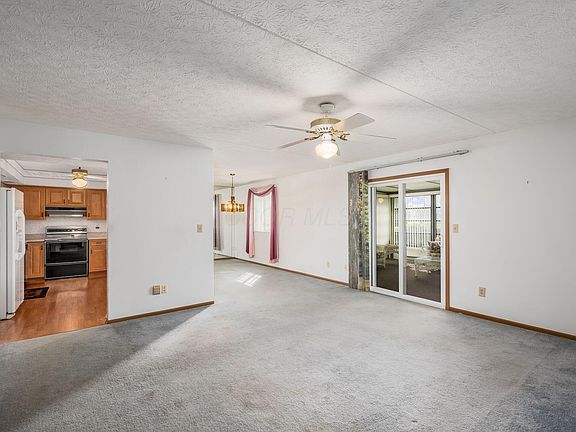 2nd image of 5885 Beechcroft Rd APT 114