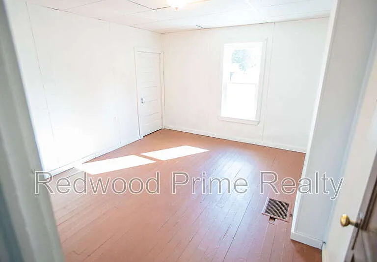 901 Coleman Ave — Photo 7