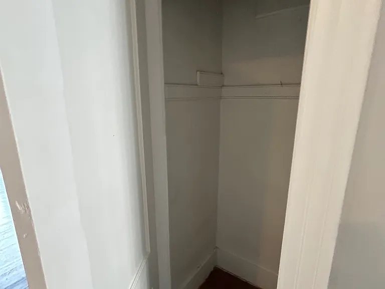 211 Walnut St #2R — Photo 7
