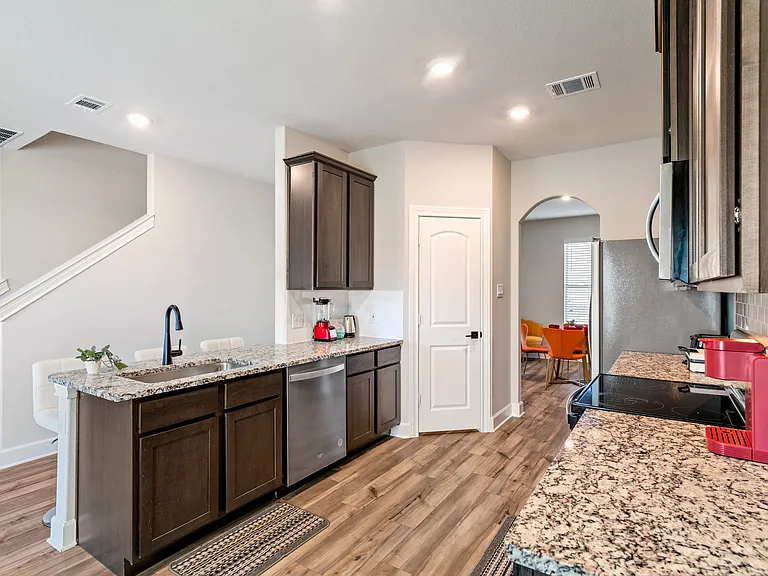 7640 Noble Oaks Dr — Photo 31