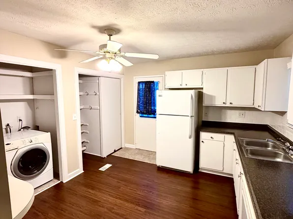 9809 Old Six Mile Ln, Jeffersontown, KY 40299