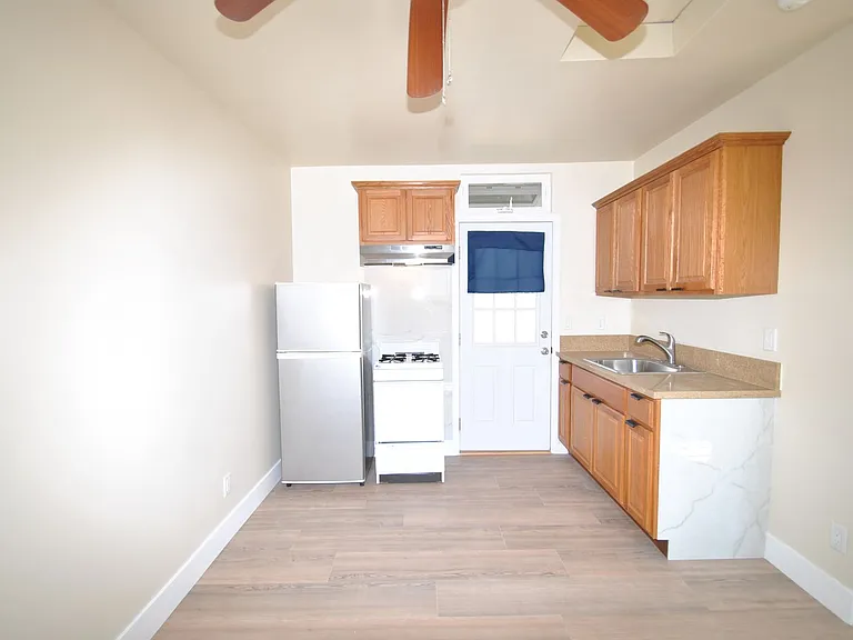 3820 Cedar Ave — Photo 12