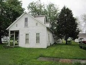 214 Foster St photo 1