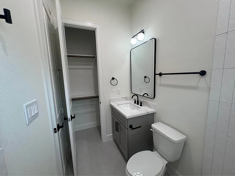 Bedroom 2 bathroom