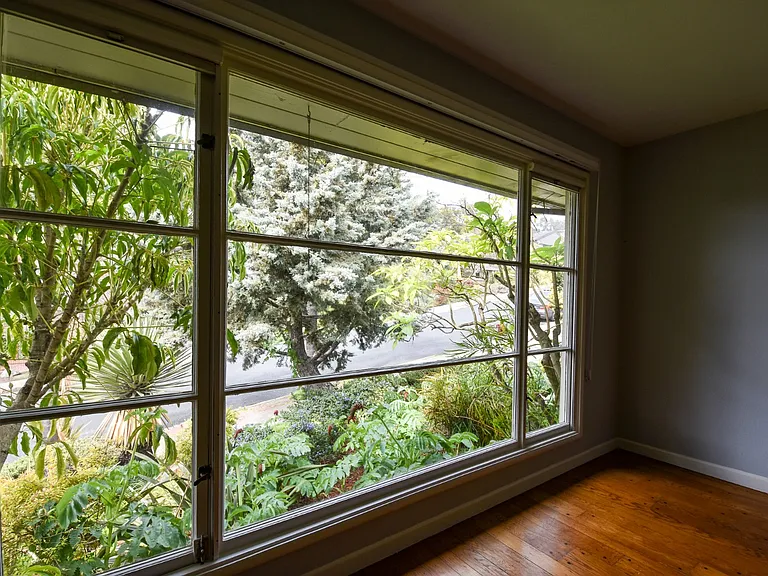 4232 Laguna Ave — Photo 2