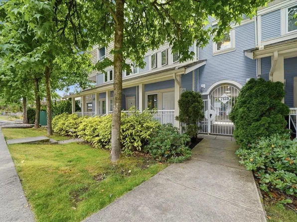 7128 17th Ave #1, Burnaby, BC V3N 1K7