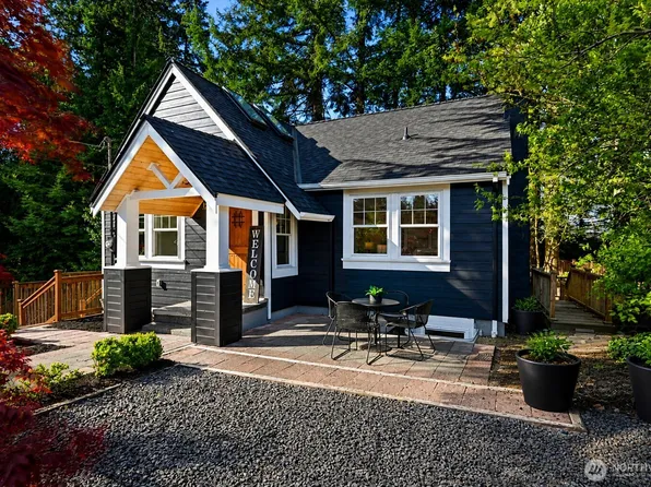24305 90th Avenue W, Edmonds, WA 98026