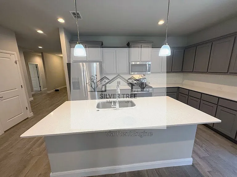 10921 Rockchapel Dr — Photo 10