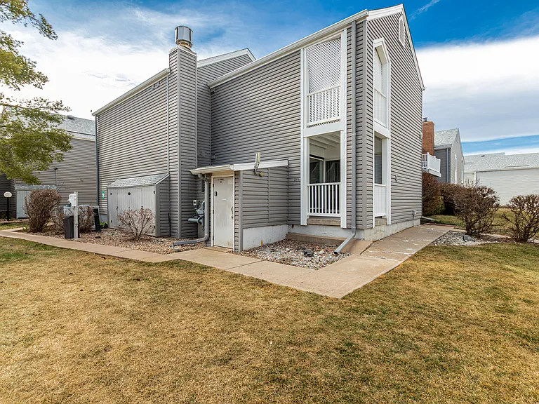 3371 S Monaco Pkwy #A — Photo 31