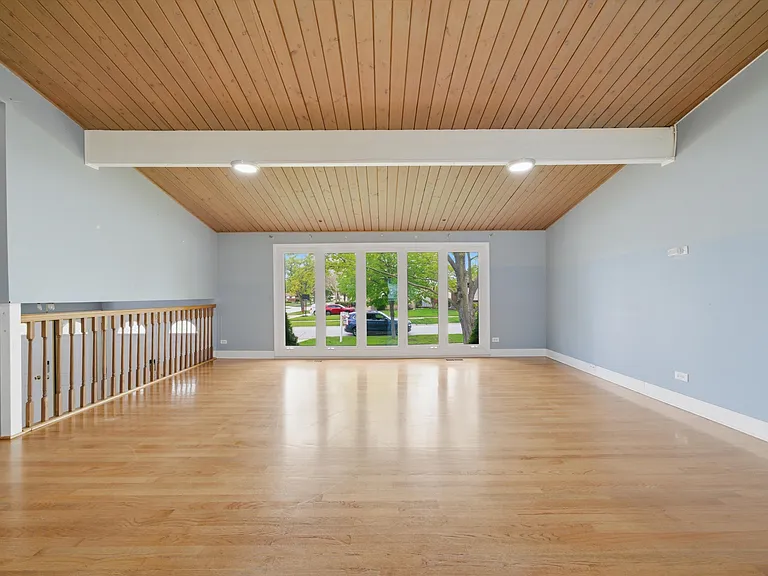 166 W Bradley St — Photo 11