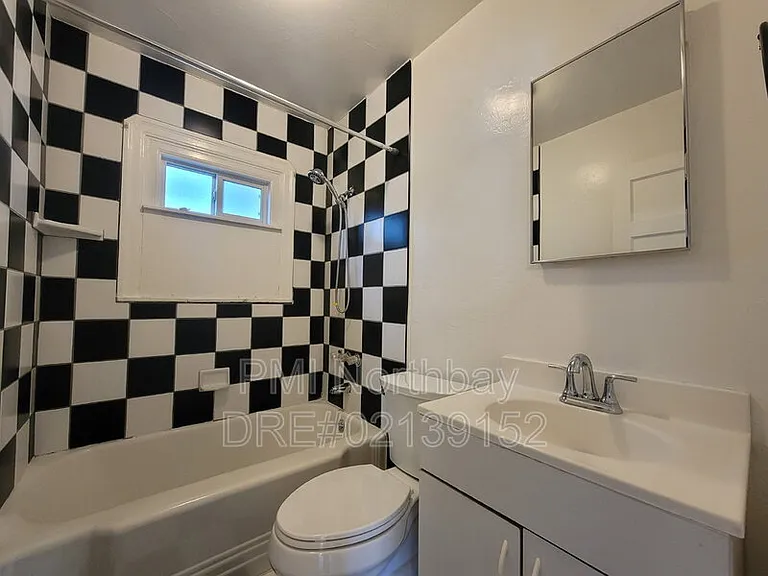 225 Madison St — Photo 10