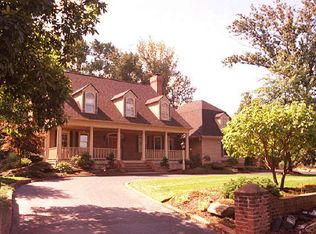 24 Jacobean Way, Mahwah, NJ 07430