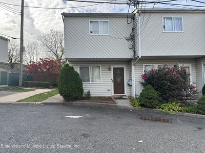 38 Betty Ct, Staten Island, NY, 10303