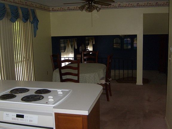 3rd image of 558 Goldleaf Ave