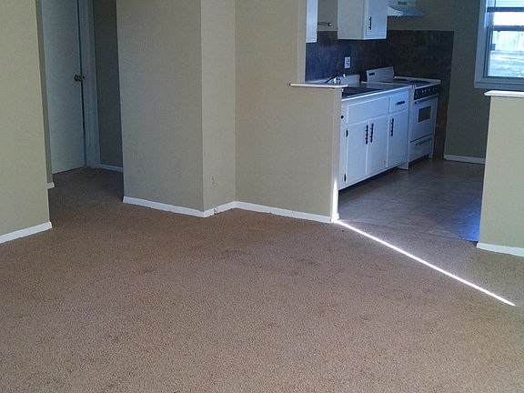 2nd image of 2703 W Millbrook Ct