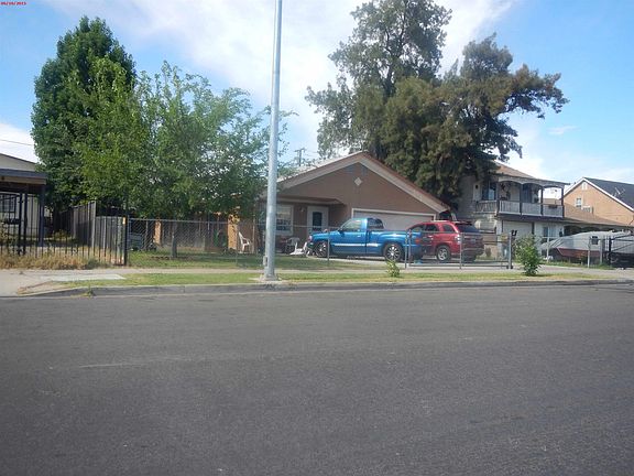 4th image of 4813 E Balch Ave