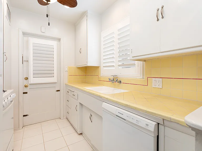 similar kitchen