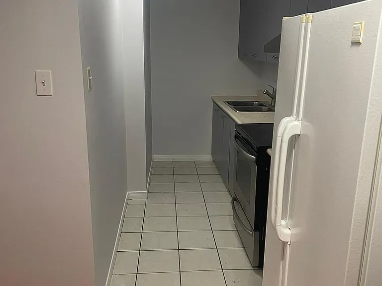 435 Elson St #BASEMENT — Photo 6