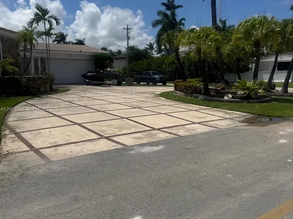 600 Hibiscus Dr, Hallandale Beach, FL 33009