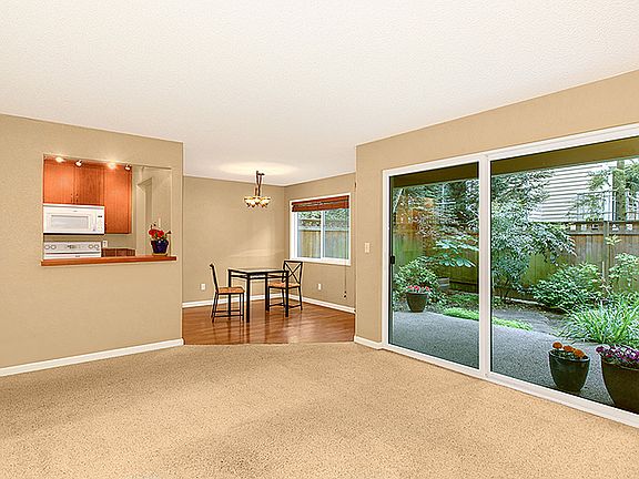 5th image of 725 9th Ave S APT 106