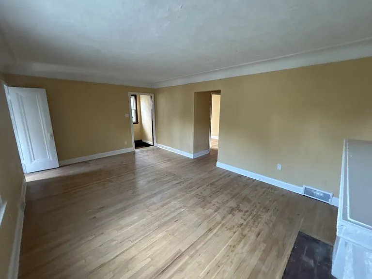 17409 Warrington Dr — Photo 10