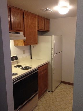 4th image of 130 West St APT 8