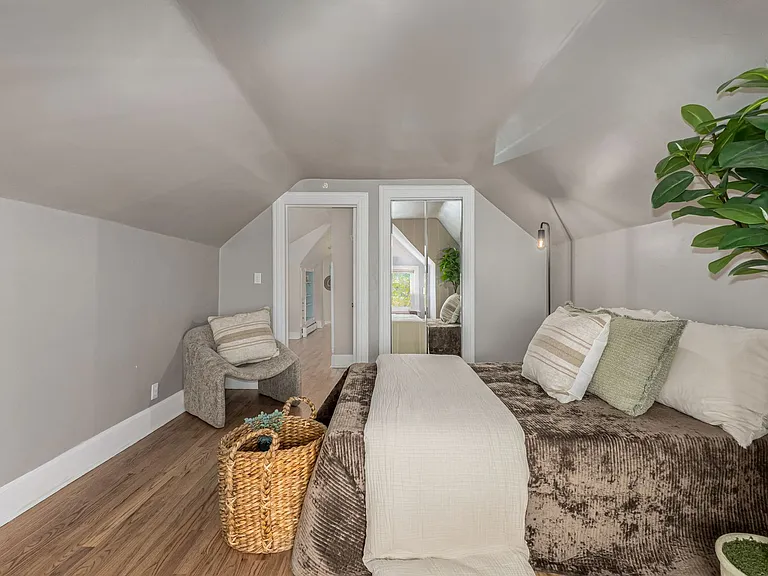 1130 N Lafayette St #5 — Photo 9
