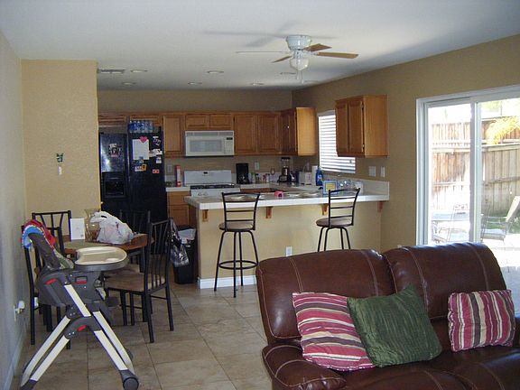 3rd image of 38181 Tranquila Ave