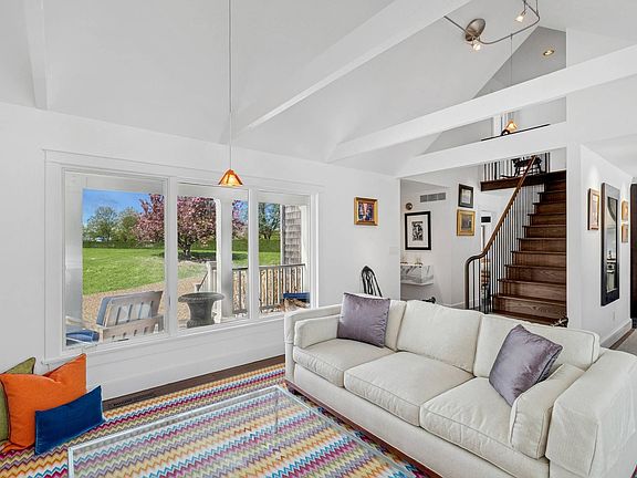 5th image of 207 Snake Hollow Rd