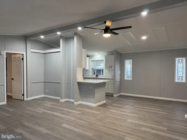 606 Tee Jay Ln, Dundalk, MD 21222