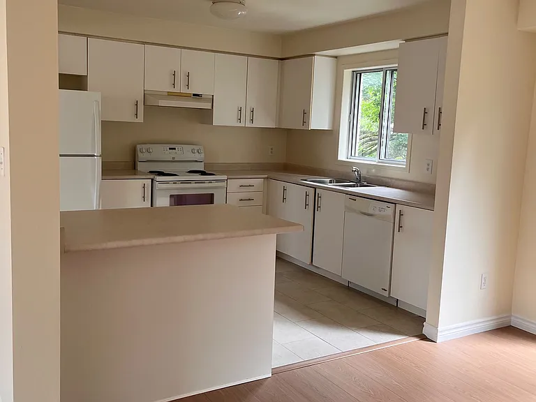 490 Veterans Dr #47 — Photo 3