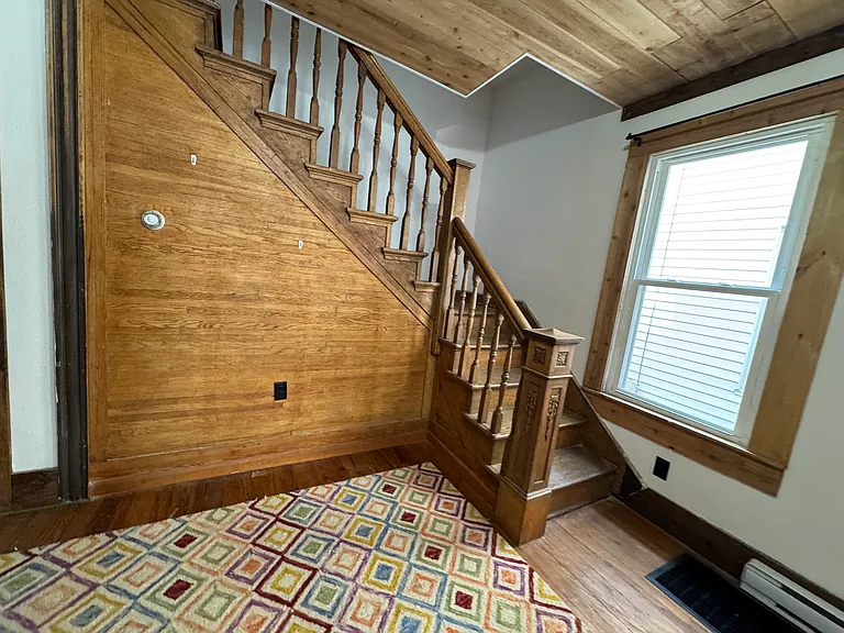 622 Fairview Ave — Photo 2