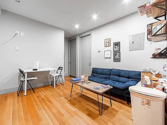 4th image of 269 Kosciuszko St APT 2B
