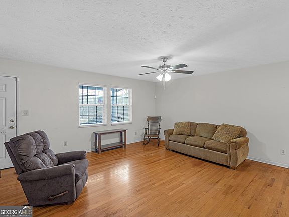 3rd image of 1401 Caldwell Rd