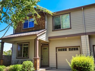 384 NE 7th Pl, Hillsboro, OR