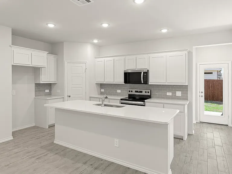3311 Dahlia Dr — Photo 5