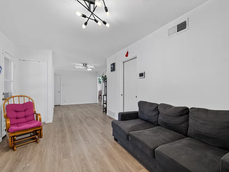 25309 Meredith Ct — Photo 12