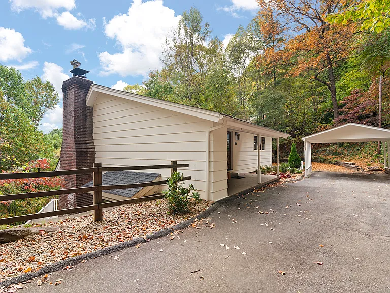 135 Layfield Dr — Photo 30