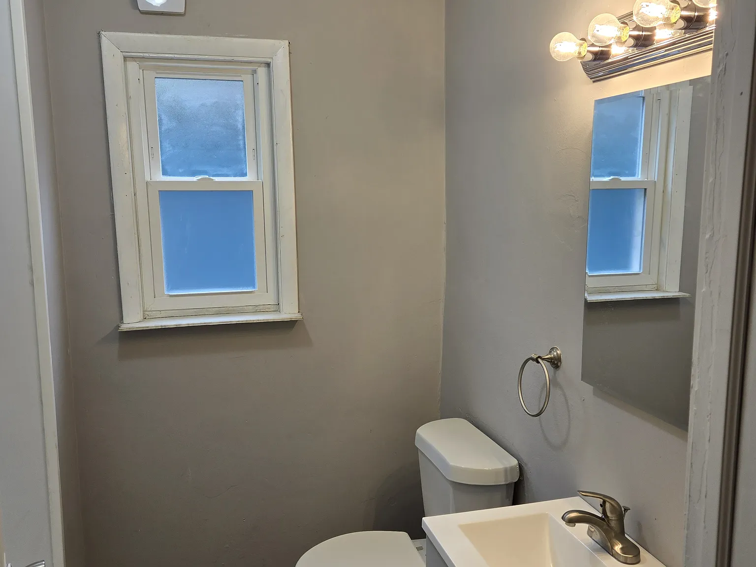 2 bed, 900 sqft, $1,200 — Photo 4