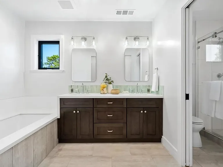 358 Iris St — Photo 18