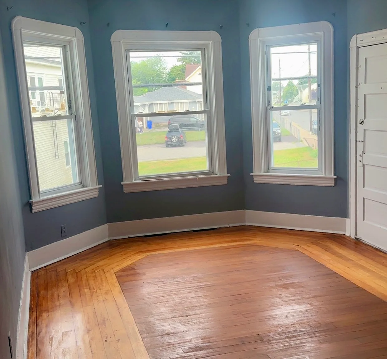 3 bed, $1,800 — Photo 1
