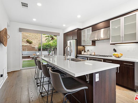 3rd image of 2775 Wright Ln