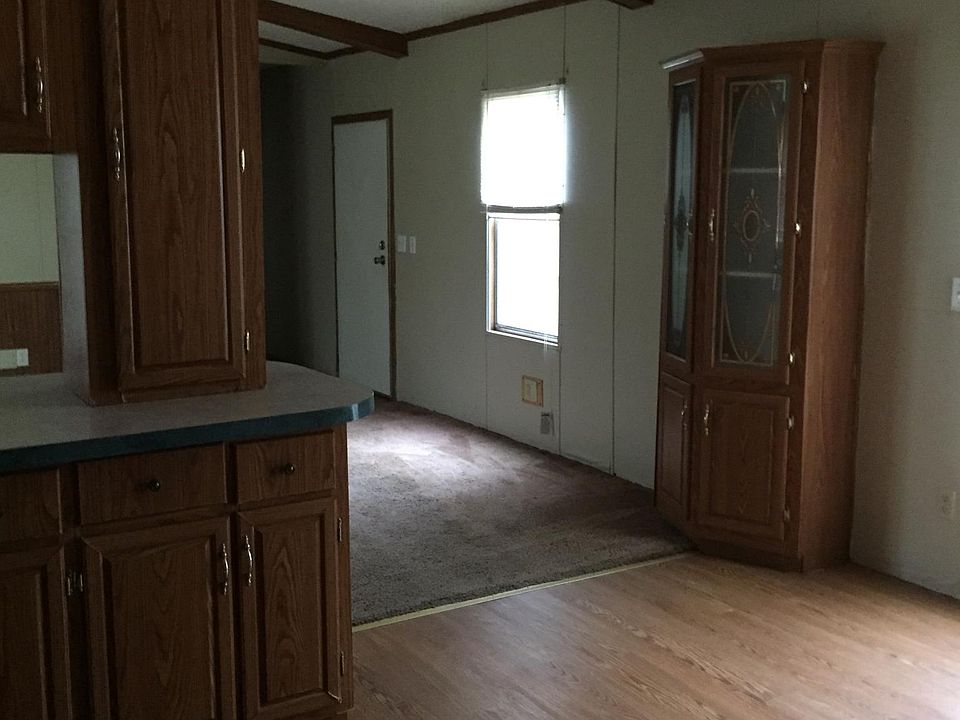 1st image of 1400 Pine Dr