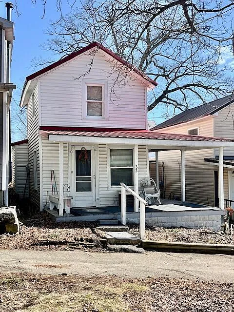32 2nd St photo 1