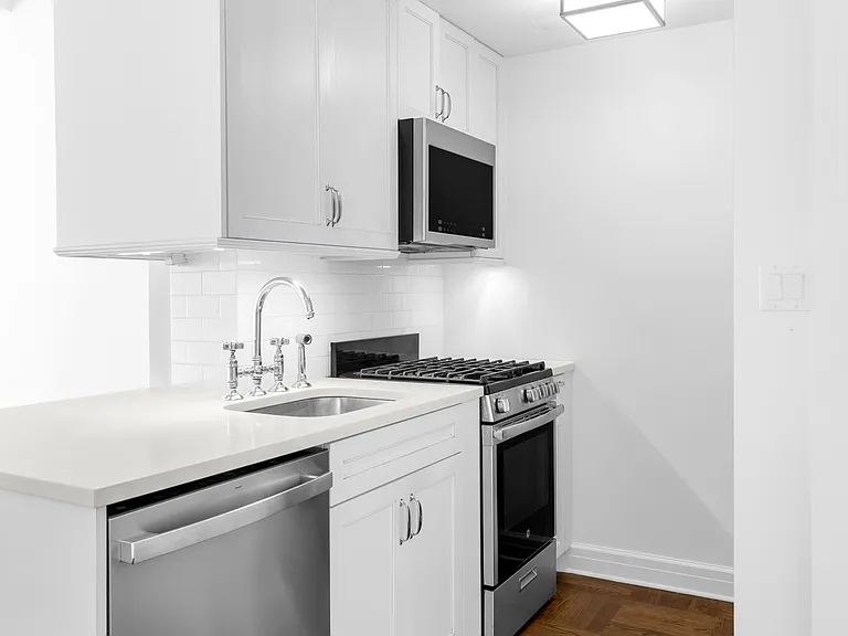 295 Central Park W #16C — Photo 4