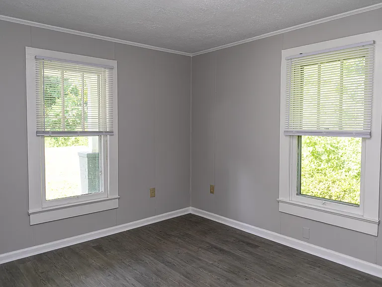 115 E Parker Rd — Photo 11